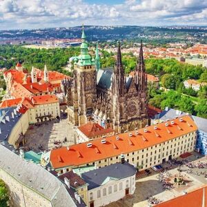 Veranstaltung: The Best of Prague tour - bus + walking + boat cruise, Prague Castle in Prague