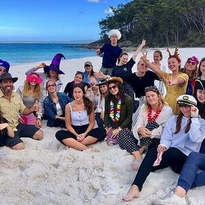 Veranstaltung: Jervis Bay & Dolphins Cruise - One Day Tour, 812 George St in Sydney