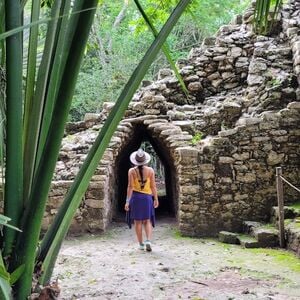 Veranstaltung: Ruinas de Cobá, Punta Laguna y Cenote: Visita guiada, Traslado desde Tulum + Comida, Cobá Archaeological Site in Coba