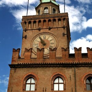 Veranstaltung: Torre dell'Orologio di Bologna e Collezioni Comunali d'Arte + Degustazione, Clock Tower (Torre dell'Orologio) in Bologna