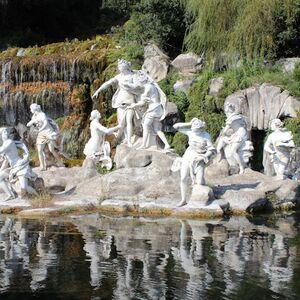 Veranstaltung: Reggia di Caserta: Biglietto Fast Track + Andata e ritorno da Pompei, Royal Palace of Caserta in Caserta