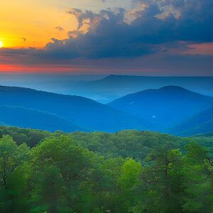 Veranstaltung: Sunset E-Bike Ride, 99 Riverside Dr in Asheville