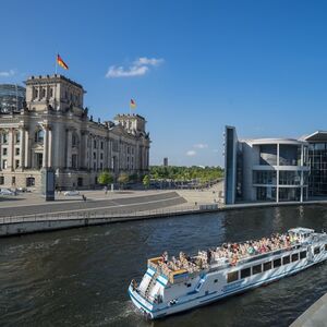 Veranstaltung: Berlin: 2,5-stündige Stadt- und Wasserstraßen-Tour, Colosseum Berlin in Berlin