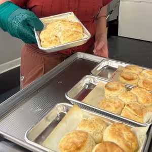Veranstaltung: Atlanta: Historic Market Food Tour with Biscuit Cooking Class, Atlanta Food Tours in Atlanta