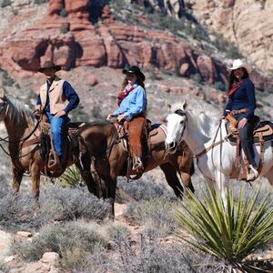 Veranstaltung: Wild Wild West Sunset Horseback Ride + Dinner, Las Vegas in las vegas