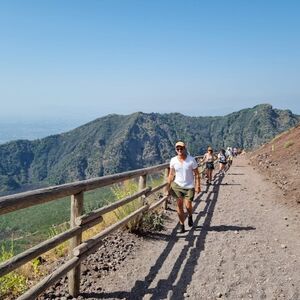 Veranstaltung: Monte Vesuvio: Salta la Coda con Tour Guidato e Trasporto da Pompei, Mount Vesuvius in Ercolano