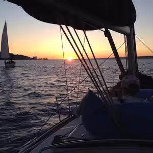 Veranstaltung: Lisboa: Passeio de barco ao pôr do sol de 2 horas saindo de Belém, Lisbon Sailing in Lisbon
