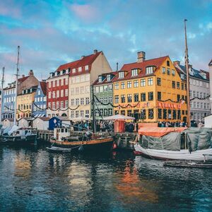 Veranstaltung: Copenhagen: Guided Walking Tour in French, Copenhagen Distillery in København