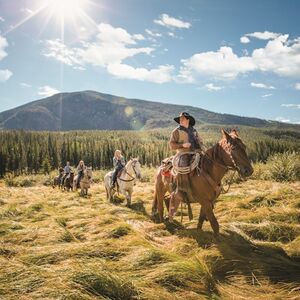 Veranstaltung: Cowboy Cookout: Wagon Ride from Banff, Banff City Tours in Banff