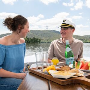 Veranstaltung: Private Electric Picnic Boat Hire, Canberra Cruises in Kingston