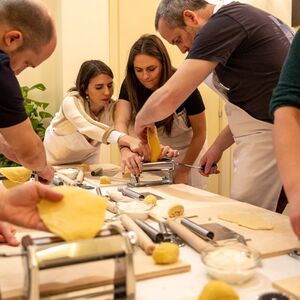 Veranstaltung: Pompei: Visita al mercato e lezione di cucina con un abitante del luogo, Naples Cooking Classes in Naples