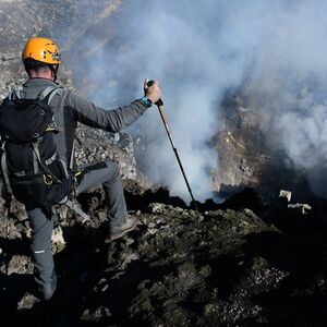 Veranstaltung: L'Etna: Trekking ai Crateri Sommitali dal Versante Nord, Mount Etna in Nicolosi