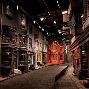 Veranstaltung: Making of Harry Potter – Warner Bros. Studio Tour & Rail Tickets from Birmingham, Harry Potter Tours in London