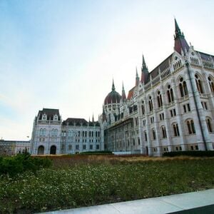 Veranstaltung: World War II & Cold War Walking Tour & Hospital in the Rock Visit, Hospital in the Rock in Budapest