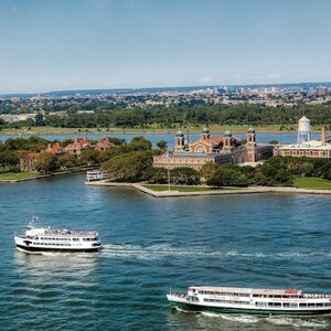 Veranstaltung: Manhattan: Highlights Bus Tour + Ferry Ride, New York in new york city