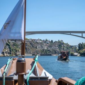 Veranstaltung: Porto: Passeio guiado de Tuk Tuk pela cidade + Cruzeiro, Porto Helicopter Tours in Porto