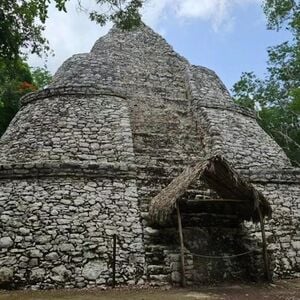 Veranstaltung: Yacimiento arqueológico de Cobá: Entrada + Tour guiado, Cobá Archaeological Site in Coba