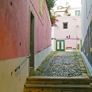 Veranstaltung: Percurso Pedestre pelos Pátios de Lisboa, Aldeias entre Muros, Largo da Sé in Lisbon