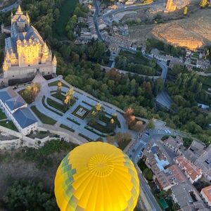 Veranstaltung: Segovia: Vuelo en Globo + Autobús Turístico, Segovia Balloon Flights in Segovia