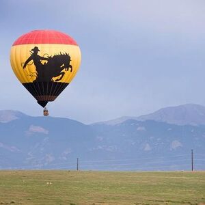 Veranstaltung: Breathtaking Colorado Springs Sunrise Hot Air Balloon Flight, 1645 Newport Rd in Colorado Springs