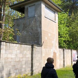 Veranstaltung: Sachsenhausen: Tour für kleine Gruppen + Transport von Berlin aus, Sachsenhausen Concentration Camp Memorial in Oranienburg