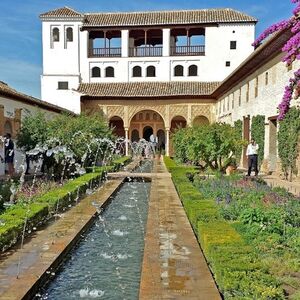 Veranstaltung: Alhambra y Palacios nazaríes: Entrada sin colas + Transporte desde Sevilla, Alhambra in granada