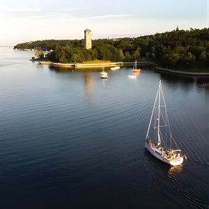 Veranstaltung: JFarwell Private Yacht Wine & Cheese Sunset Sail, 1599 Lower Water St in Halifax