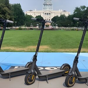 Veranstaltung: Guided Electric Scooter Tour of Denver, Expansive 16th Street in Denver