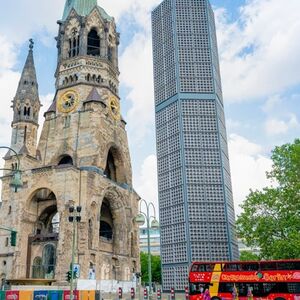 Veranstaltung: City Sightseeing Berlin: Hop-on Hop-off Stadtrundfahrt - Klassische Route, Babylon in Berlin