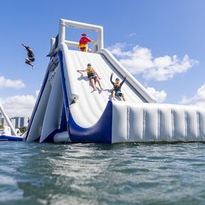 Veranstaltung: GC Aqua Park 50 Minute Inflatable Water Park Activity, Southport, GC Aqua Park in Fingal Head