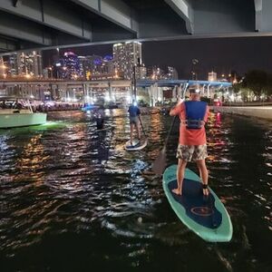 Veranstaltung: Miami: City Lights SUP or Kayak Night Tour, Miami Water Activities in Miami