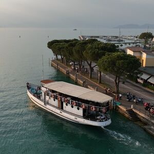 Veranstaltung: Lago di Garda: tour storico in barca da Peschiera del Garda, Lake Garda Activities in Sirmione