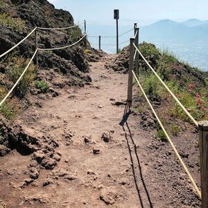 Veranstaltung: Vesuvio: Biglietto d'ingresso + Audioguida + Viaggio di andata e ritorno da Napoli, Vesuvius Day Trips from Naples in Naples