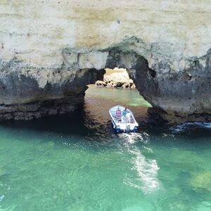 Veranstaltung: Grutas da Ponta da Piedade: Passeio de Cruzeiro de 75 minutos saindo de Lagos, Lagos Day Cruises in Lagos