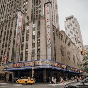 Veranstaltung: Must-See Manhattan Tour & Summit One Vanderbilt Entry, Radio City Music Hall in New York