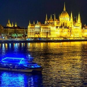 Veranstaltung: Budapest: Danube Cruise Wine & Dine with Live Piano Concert, Budapest in budapest