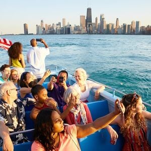 Veranstaltung: Chicago: 90-Minute Urban Adventure River and Lake Cruise, Michigan Avenue Bridge - DuSable Bridge in Chicago