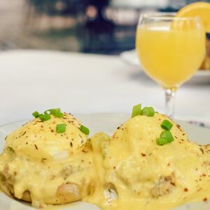 Veranstaltung: French Quarter Live Jazz Brunch + Mimosa, The Court of Two Sisters in New Orleans