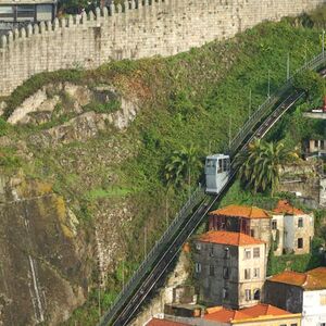 Veranstaltung: Porto: Yellow Bus Passeio hop-on hop-off + passeio de bonde pela cidade, Porto Helicopter Tours in Porto