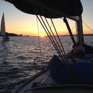 Veranstaltung: Lisboa: Passeio de barco ao pôr do sol de 2 horas saindo de Belém, Lisbon Sailing in Lisbon