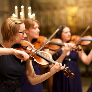 Veranstaltung: Vivaldi’s Four Seasons & The Lark Ascending by Candlelight, Paisley Abbey in Loughborough