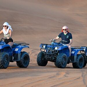 Veranstaltung: Dubai: Premium Sunset Safari, Quad Bike, Sandboard + BBQ Dinner, Dubai Desert Safari in Dubai