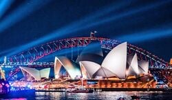 Veranstaltung: Sydney Harbour: All-Inclusive Dinner Cruise, Vivid Sydney Cruises in Sydney