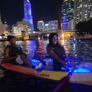 Veranstaltung: Miami: City Lights SUP or Kayak Night Tour, Miami Water Activities in Miami