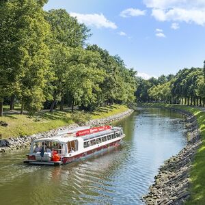 Veranstaltung: Stockholm: Hop-on Hop-off Boat Tour, Wrangel Palace in Stockholm