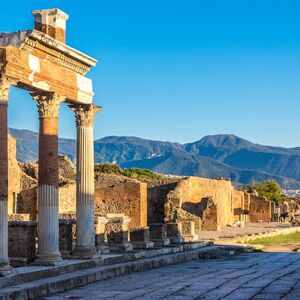 Veranstaltung: Pompei e Vesuvio: Biglietto Skip The Line + Trasferimento di andata e ritorno, Pompeii Day Trips from Naples in Naples