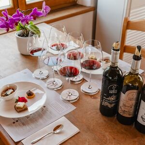 Veranstaltung: Cantina Corte Pavone: Degustazione di vini locali con antipasti gourmet, Tuscany Wine Tasting in Montalcino