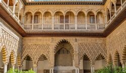 Veranstaltung: El Real Alcázar de Sevilla: visita guiada y entradas sin colas, Naturanda Turismo Ambiental in Sevilla