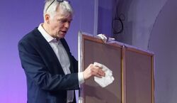 Veranstaltung: »Kunst«, Zimmerbühne in Potsdam