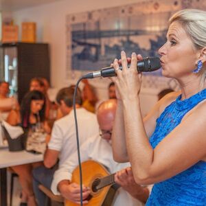 Veranstaltung: Portimão: Show de fado com degustação de tapas algarvias, Algarbe Cervejaria - Marisqueria in Portimão